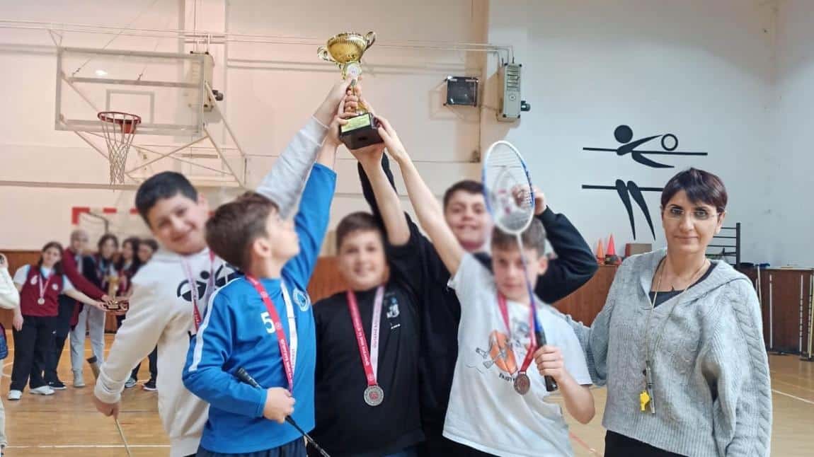 Okulumuzdan Badminton'da İl Derecesi